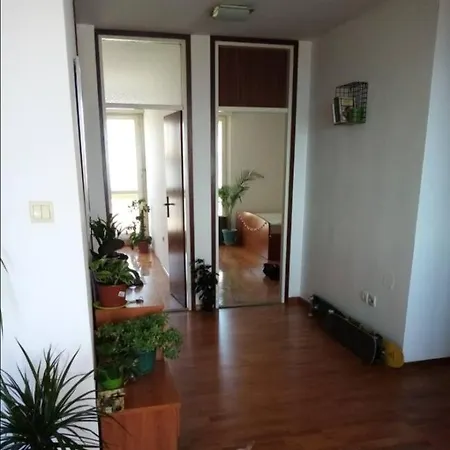 Apartment With Balcony Near City Centar Apartment