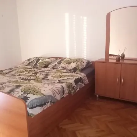 Apartment With Balcony Near City Centar Apartment *